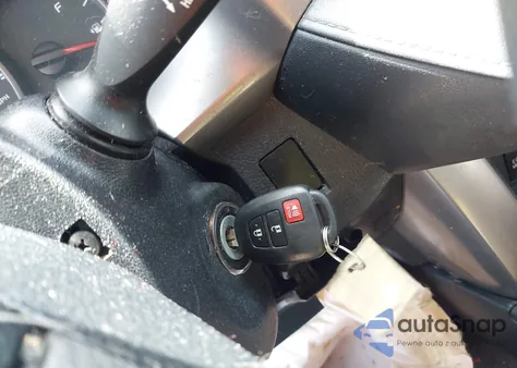 2016 Toyota Rav4 Le z USA, uszkodzony, nr VIN JTMBFREV2GD194484